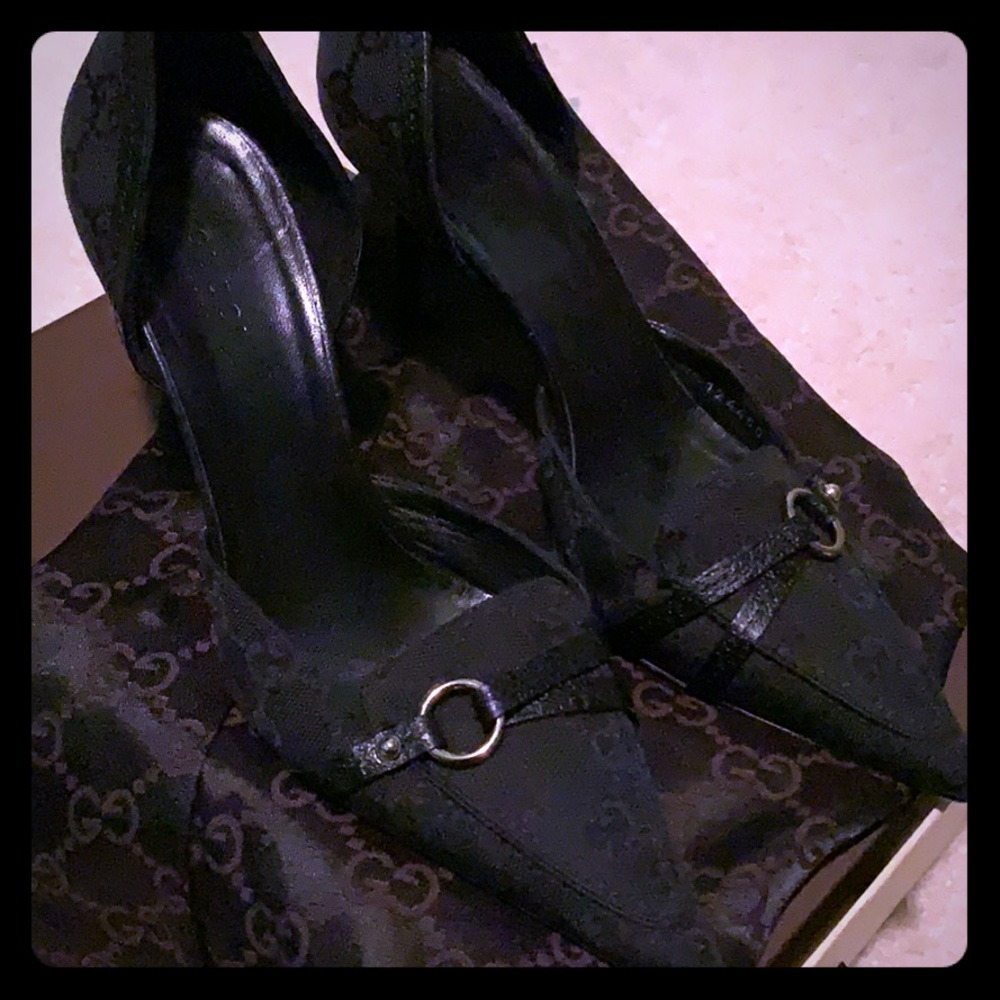 Authentic Gucci GG print blk pumps